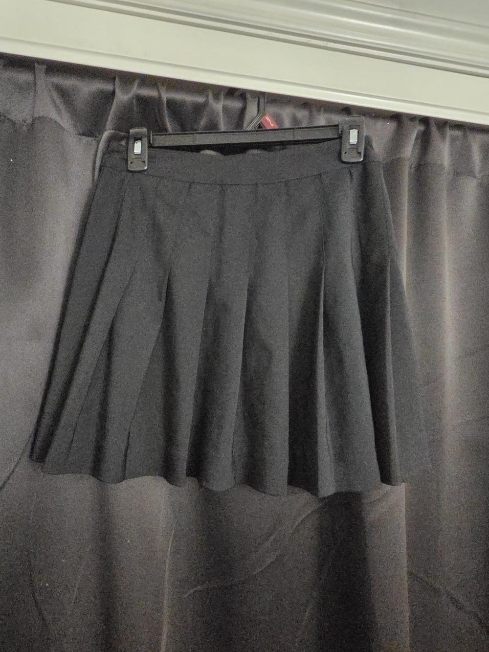 Love Tree Black Pleated Mini Skirt